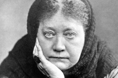 Retrato histórico de Helena Blavatsky, ilustrando o artigo A Explicação dos Jejuns no portal de Teosofia.