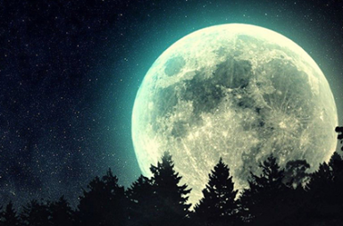 Paisagem noturna com luar nas montanhas ilustrando o poema A Serenata de Augusto de Lima.
