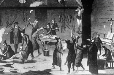 Gravura histórica de uma câmara de tortura da Inquisição espanhola, ilustrando o tema do poema de Augusto de Lima.
