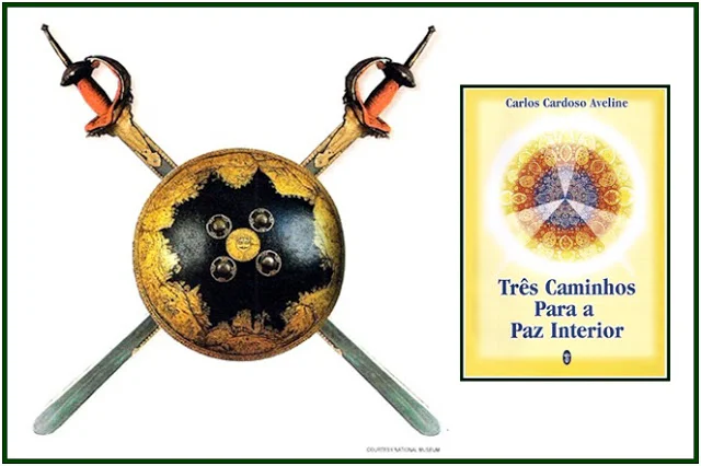 Duas espadas cruzadas atrás de um escudo redondo ornamentado em tons de dourado e preto, representando o caminho do guerreiro, ao lado da capa do livro Três Caminhos Para a Paz Interior de Carlos Cardoso Aveline.