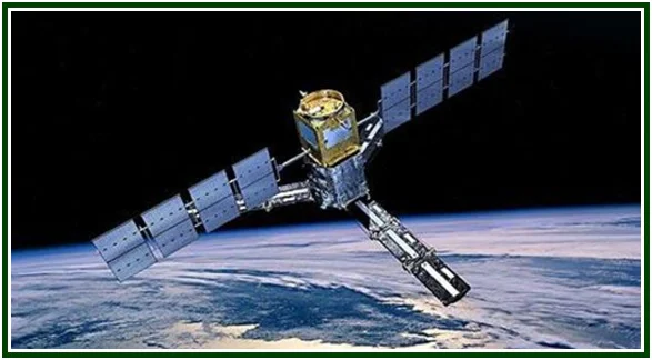 Satélite SMOS de observação da Terra da Agência Espacial Europeia (ESA) em órbita, ilustrando o artigo sobre o poder curativo da universalidade.