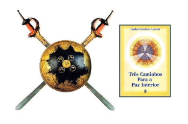 Capa amarela do livro Três Caminhos Para a Paz Interior ao lado de um escudo redondo ornamentado e duas espadas cruzadas.